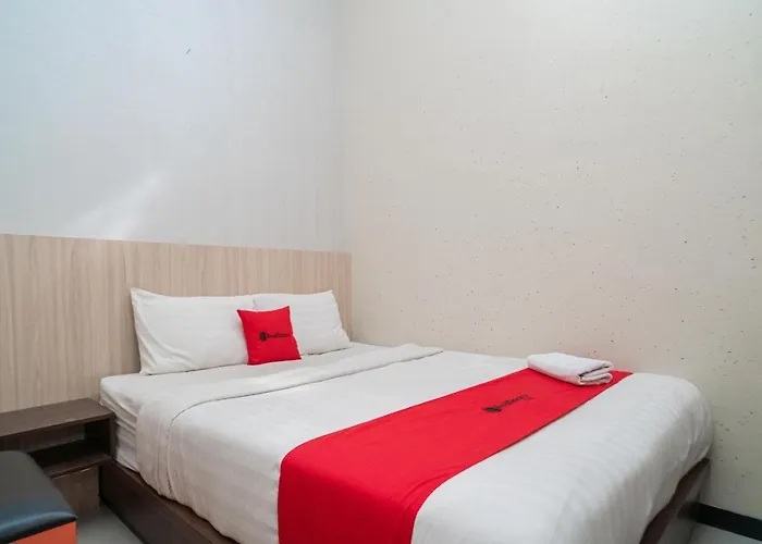 OYO 1137 Ndalem Panularan Hotel Surakarta 